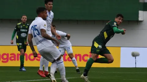 Defensa y Justicia  enfrenta a Godoy Cruz en Mendoza