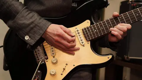 ginoi-tapia-cruce-varela-la-mississippi-guitarra