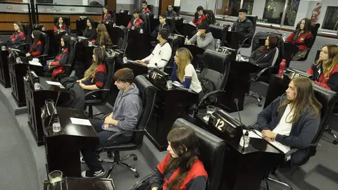 ESTUDIANTES AL HCD