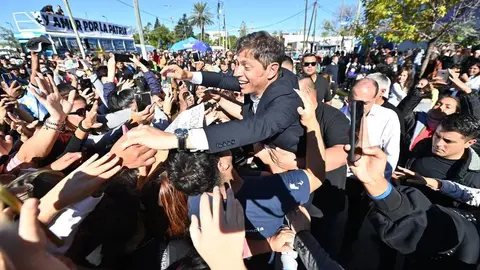 axel_kicllof_quilmes_con_gente