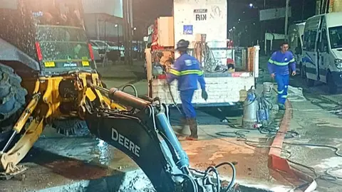 aysa cañeria de agua en quilmes