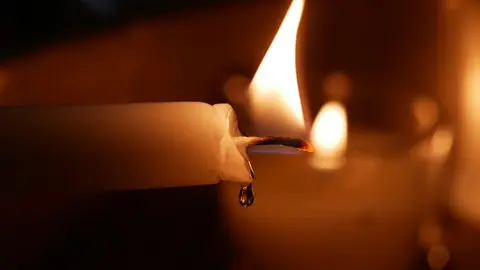 candle-8661042_1280