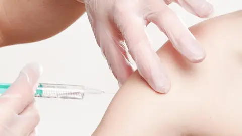 vaccination-2722937_1280