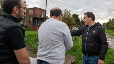 watson recorrio barrios de varela en medio del temporal