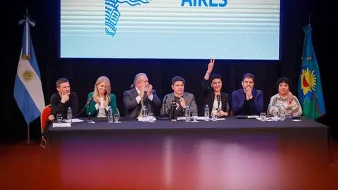 MAYRA Y AXEL KICILLOF CERRARON EL ENCUENTRO BONARENSE DE CIENCIA Y UNIVERSIDAD EN LA UNQ (2)