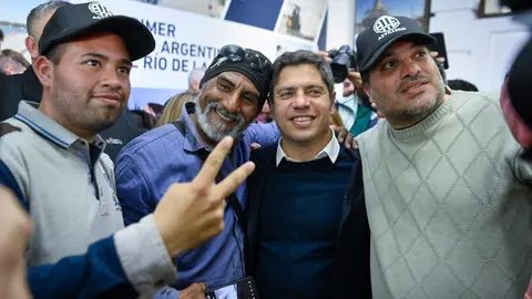 axel kicillof con obreros