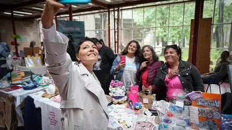 MAYRA RECORRIÓ LA FERIA DE ECONOMÍA POPULAR, SOCIAL Y SOLIDARIA DE LA UNQ 3