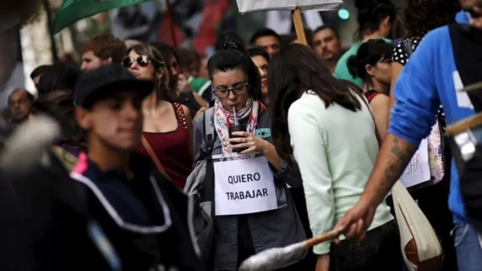 desempleo-argentina-800x445-1-800x500_c