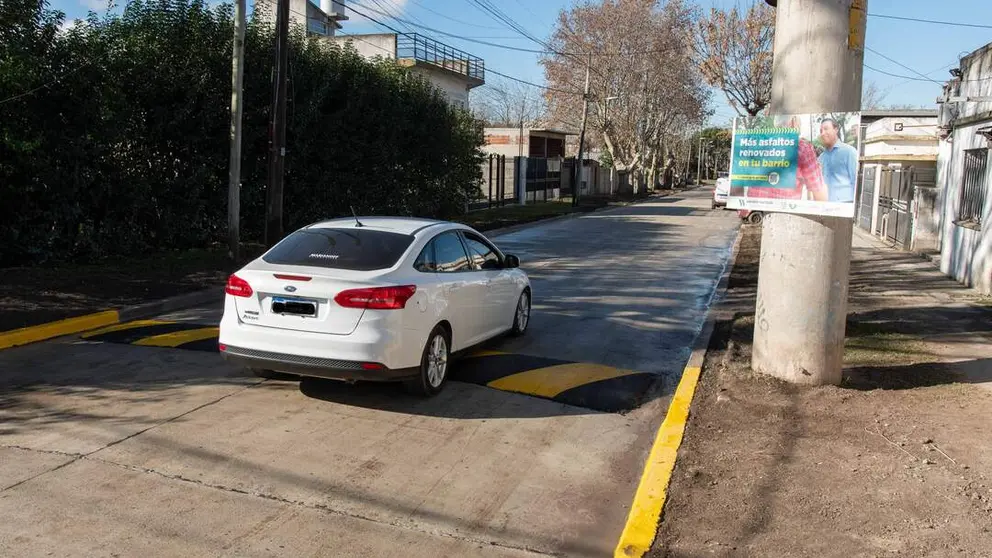 nuevo asfalto en villa vatteone varela