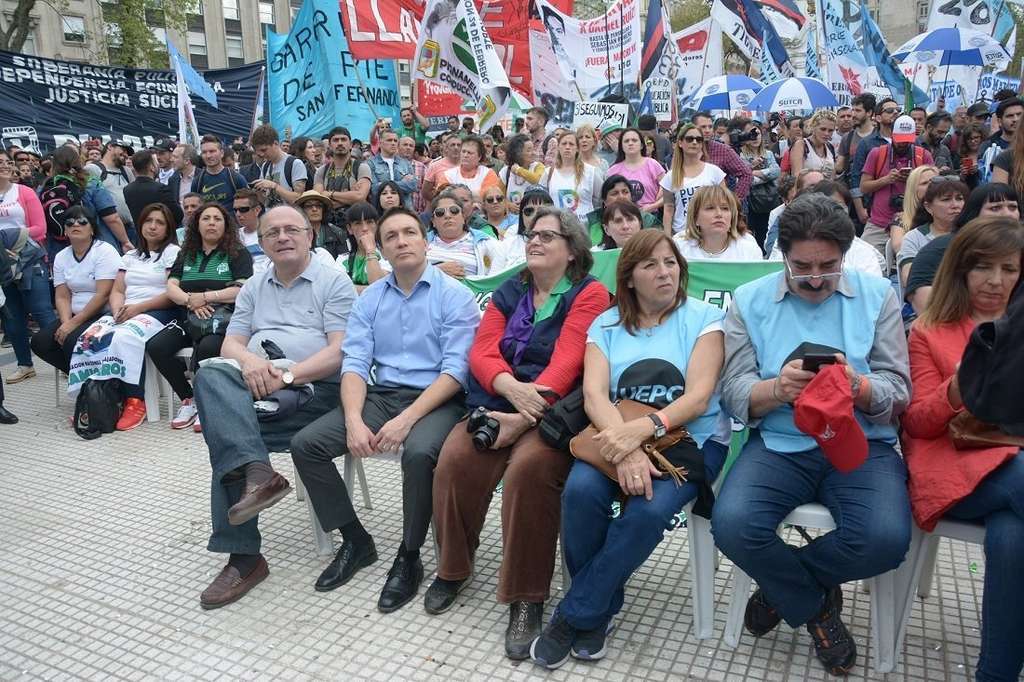 #4medios #watson #marchaparo