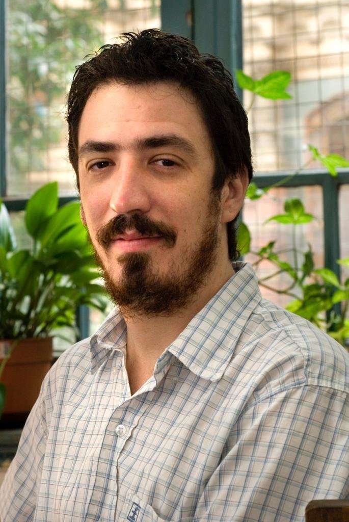 crivelli economista cuatro medios ceso