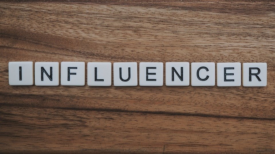 influencer-4202697_960_720