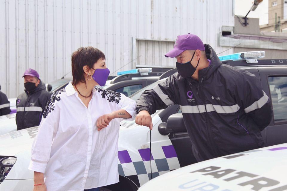 MAYRA MENDOZA PRESENTÓ LA ADQUISICIÓN DE 10 NUEVAS PATRULLAS URBANAS Y DETALLÓ EL PLAN MUNICIPAL DE INVERSIÓN PARA LA PREVENCIÓN DEL DELITO (1)