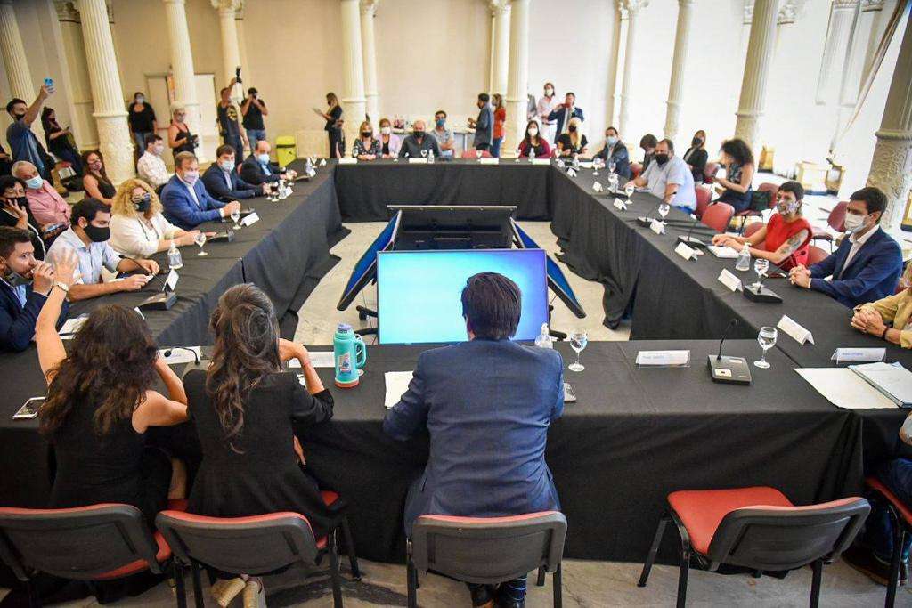 Mayra reunida con Trotta 4