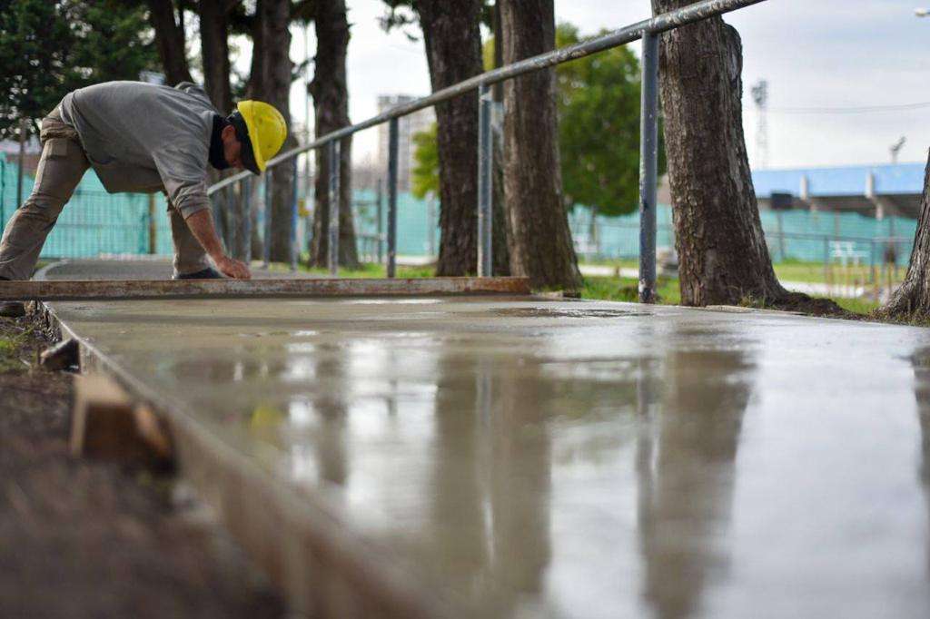 Recorrida por obras en el polideportivo 4