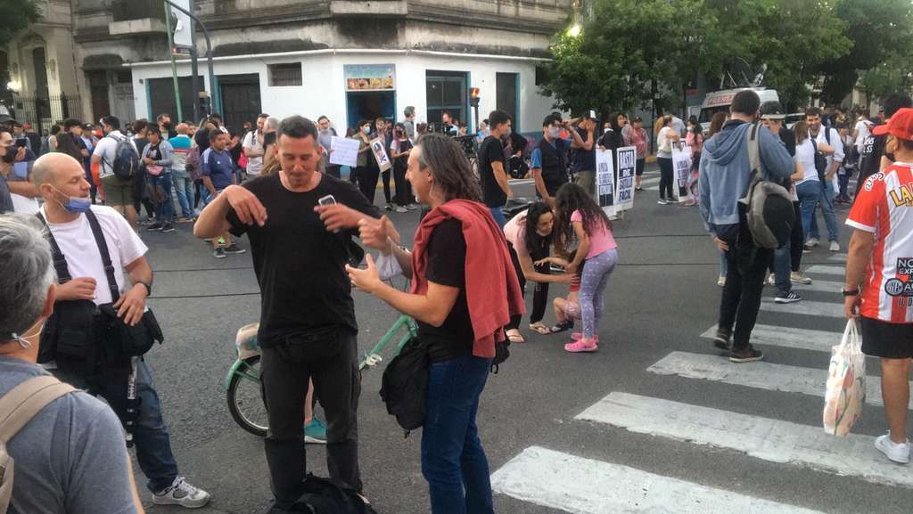 lucas gonzalez marcha 2 barracas