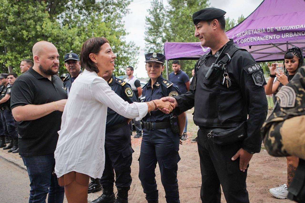 MAYRA SUPERVISÓ UN MEGAOPERATIVO DE SATURACIÓN POLICIAL EN QUILMES OESTE 1