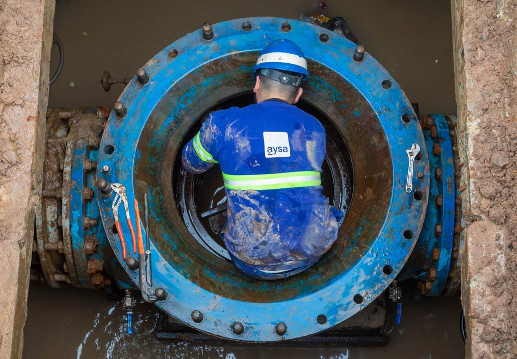 1 AySA renovó una válvula reguladora optimizando el servicio de agua potable en el sur del conurbano bonaerense