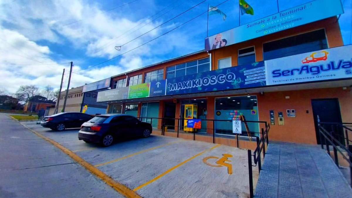 Terminal de Ómnibus Quilmes foto frente