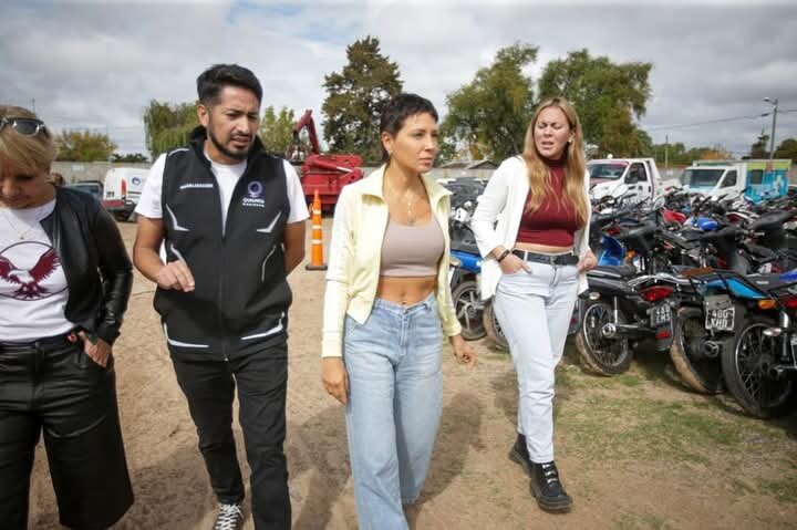MAYRA SUPERVISÓ UN OPERATIVO DE COMPACTACIÓN DE VEHÍCULOS (1)