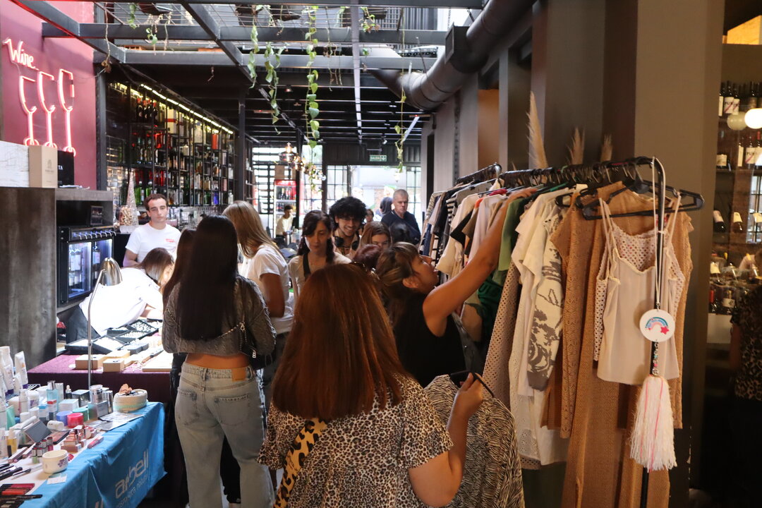 visitantes en la feria hunny de quilmes