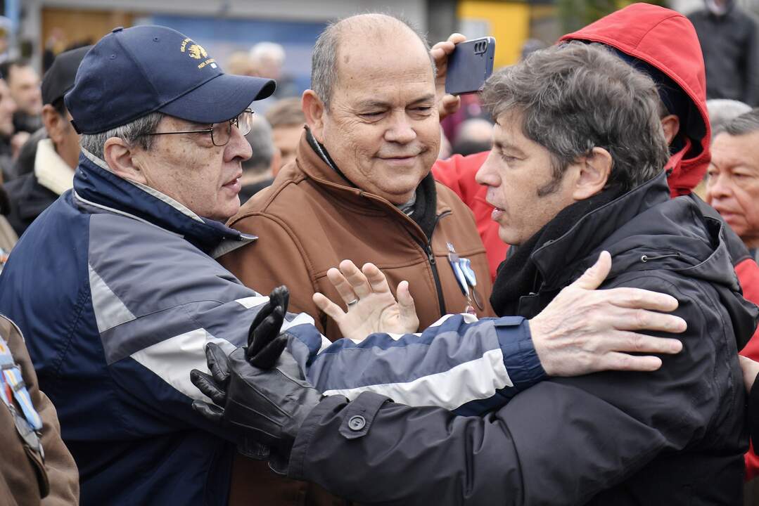 kicillof con veterano de malvinas en tierra del uego