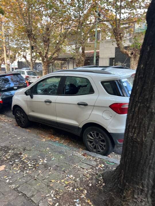 robo de autos quilmes camioneta